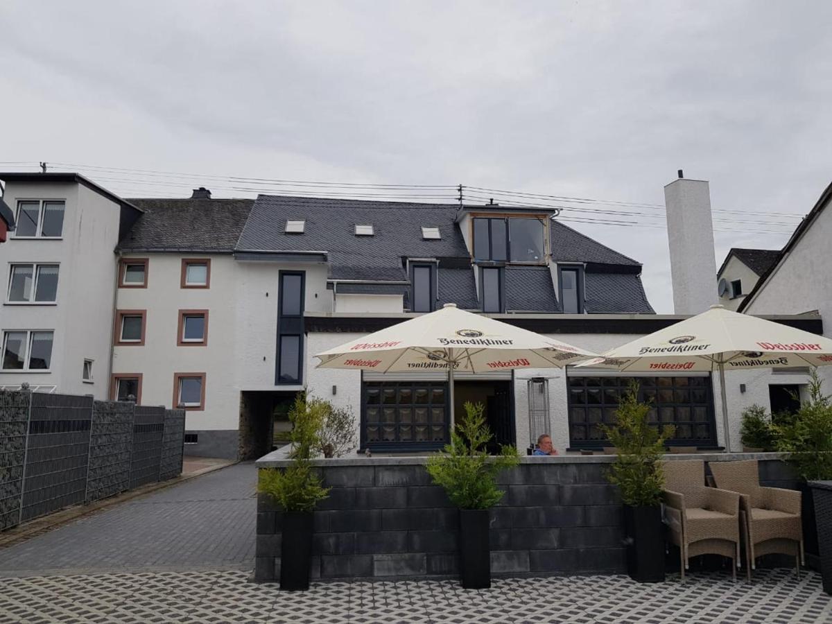 3h Hotel *